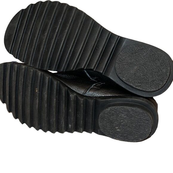 Clarsunny Black Leather Booties Size 9.5 - Picture 5 of 5